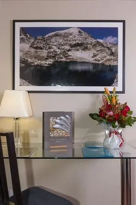 Büyük Yataklı Tek Kişilik Oda