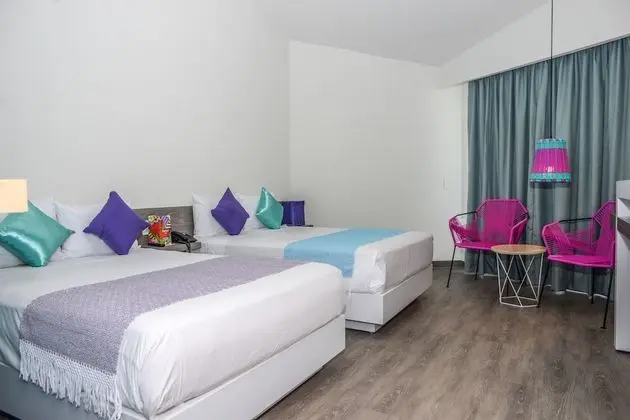 Deluxe Doble Vista Parcial al Mar