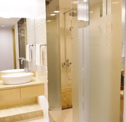 Standard Tek Büyük Yataklı Oda (3rd floor, partial view)