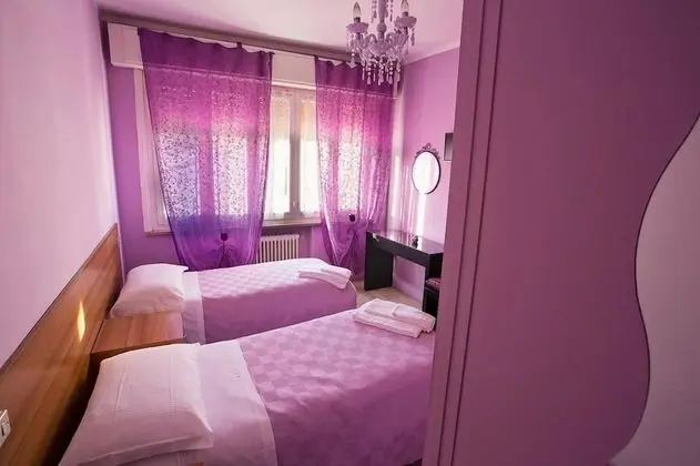 Tek Büyük veya İki Ayrı Yataklı Oda