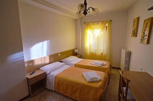 Tek Büyük veya İki Ayrı Yataklı Oda