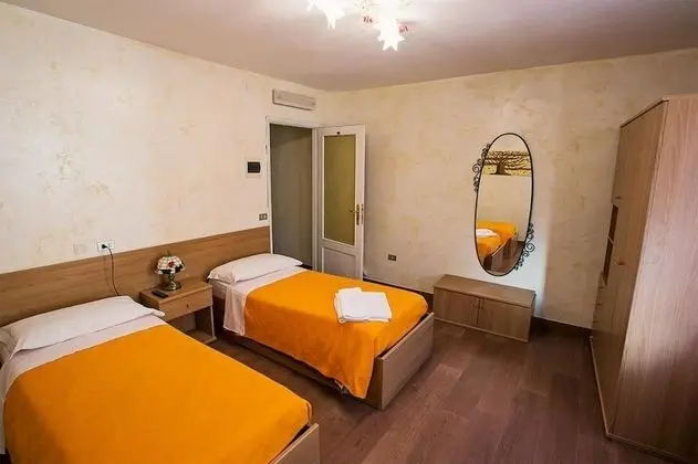 Tek Büyük veya İki Ayrı Yataklı Oda