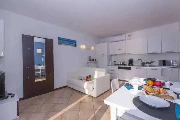 Family Apart Daire, 1 Çift Kişilik Yatak ve Çekyat, Dağ Yamacı (Fontana Del Lago Apt. 10)