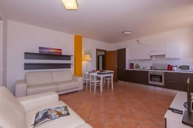 Family Apart Daire, 1 Çift Kişilik Yatak ve Çekyat (Fontana Del Lago Apt. 11)