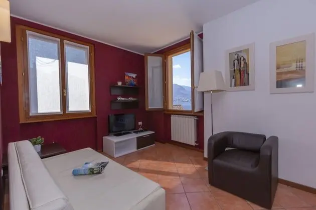 Family Apart Daire, 1 Çift Kişilik Yatak ve Çekyat (Fontana Del Lago Apt. 12)