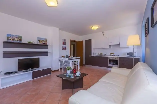 Family Apart Daire, 1 Çift Kişilik Yatak ve Çekyat (Fontana Del Lago Apt. 16)