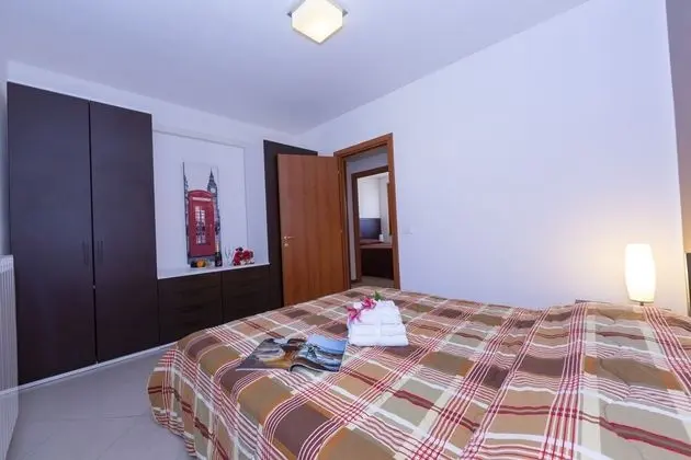 Family Apart Daire, Birden Çok Yatak (Fontana Del Lago Apt. 3)