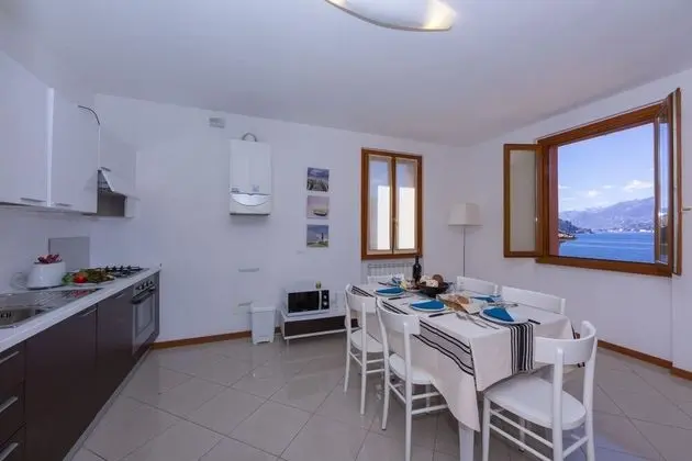 Family Apart Daire, Birden Çok Yatak (Fontana Del Lago Apt. 3)