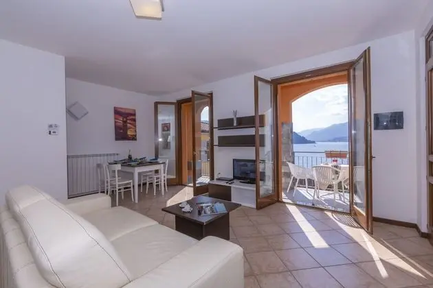 Family Apart Daire, 1 Çift Kişilik Yatak ve Çekyat, Dağ Yamacı (Fontana Del Lago Apt. 6)