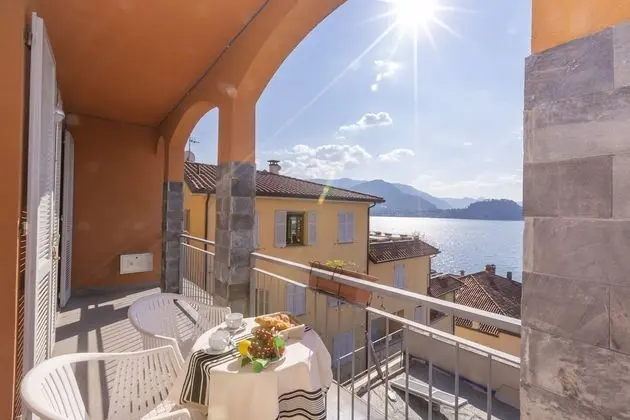 Family Apart Daire, 1 Çift Kişilik Yatak ve Çekyat, Dağ Yamacı (Fontana Del Lago Apt. 6)