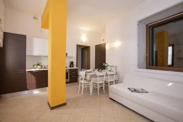 Family Apart Daire, 1 Çift Kişilik Yatak ve Çekyat, Dağ Yamacı (Fontana Del Lago Apt. 7)