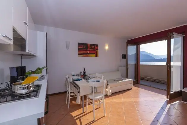 Family Apart Daire, 1 Çift Kişilik Yatak ve Çekyat, Dağ Yamacı (Fontana Del Lago Apt. 9)