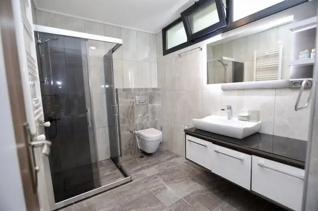 Dört Kişilik Oda, Havuz Manzaralı, Balkonlu