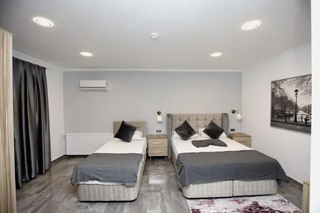 Triple, Havuz Manzaralı, Balkonlu