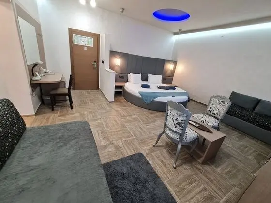 Basic Üç Kişilik Oda