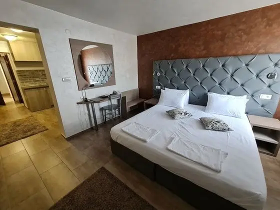 Tek Büyük veya İki Ayrı Yataklı Oda