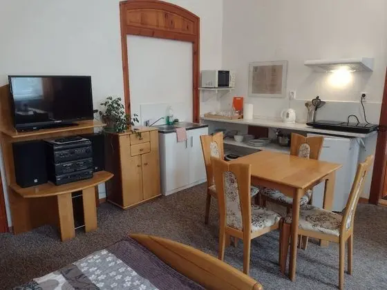 Dört Kişilik Oda (Marta)