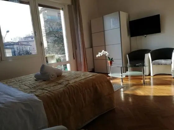 Romantic Tek Büyük Yataklı Oda, 1 Büyük (Queen) Boy Yatak, Ortak Banyo