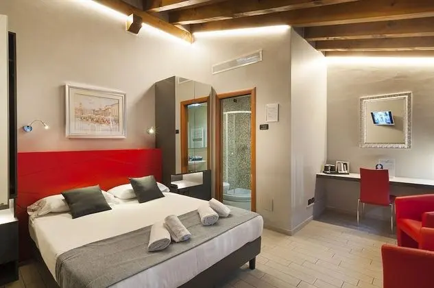 Tek Büyük Yataklı Oda, 1 Çift Kişilik Yatak, Ek Bina