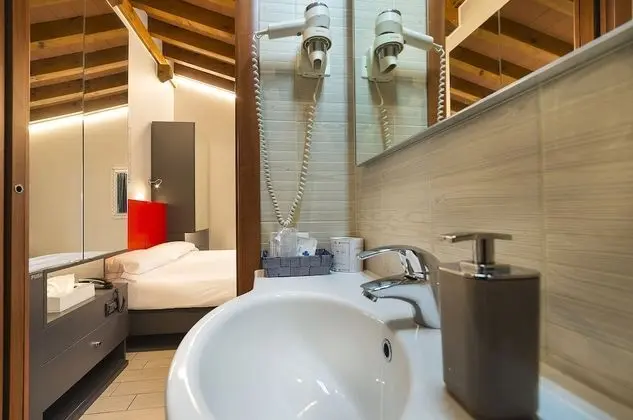 Tek Büyük Yataklı Oda, 1 Çift Kişilik Yatak, Ek Bina