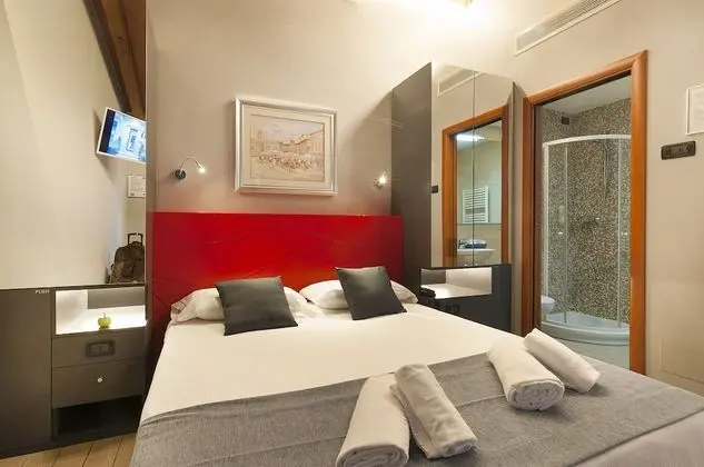 Tek Büyük Yataklı Oda, 1 Çift Kişilik Yatak, Ek Bina