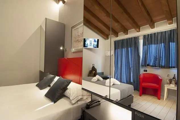 Tek Büyük Yataklı Oda, 1 Çift Kişilik Yatak, Ek Bina