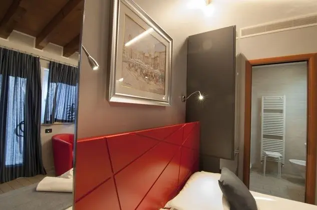 Tek Büyük Yataklı Oda, 1 Çift Kişilik Yatak, Ek Bina