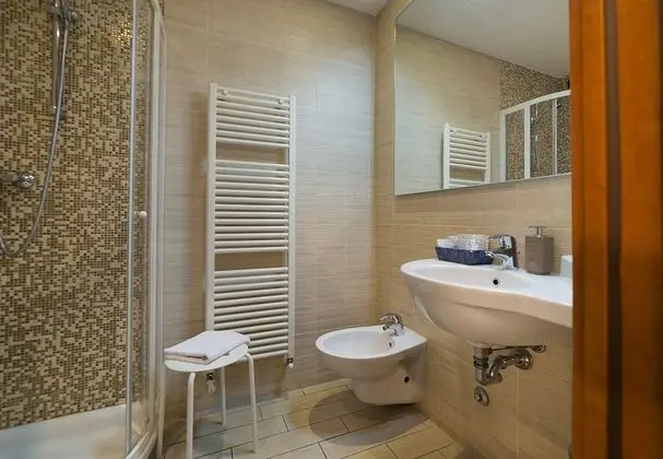 Tek Büyük Yataklı Oda, 1 Çift Kişilik Yatak, Ek Bina