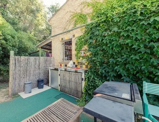 Superior Tek Büyük Yataklı Oda, Özel Banyo, Havuz Manzaralı