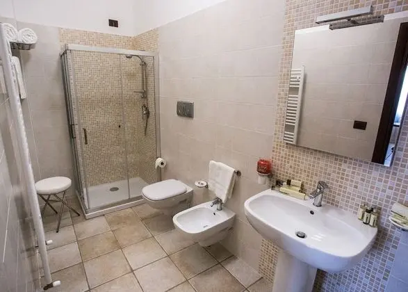 Büyük Yataklı Tek Kişilik Oda