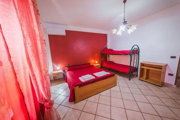 Standard Dört Kişilik Oda, Banyolu/Duşlu, Bahçe Manzaralı