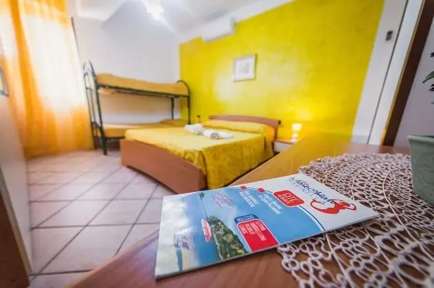 Standard Dört Kişilik Oda, Banyolu/Duşlu, Bahçe Manzaralı