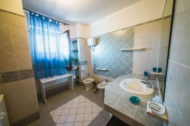 Standard Dört Kişilik Oda, Banyolu/Duşlu, Bahçe Manzaralı