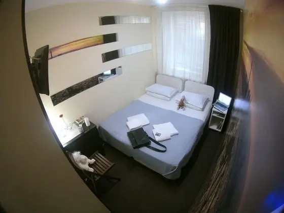 Standard Tek Büyük Yataklı Oda