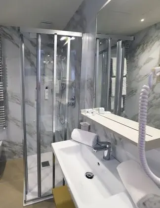 Tek Büyük Yataklı Oda, 1 Çift Kişilik Yatak