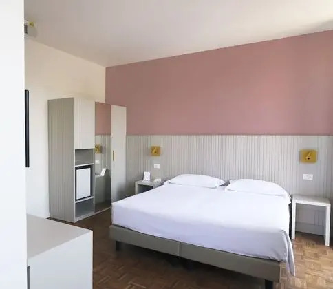 Tek Büyük Yataklı Oda, Balkon