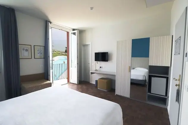 Tek Büyük Yataklı Oda, Balkon, Göl Manzaralı