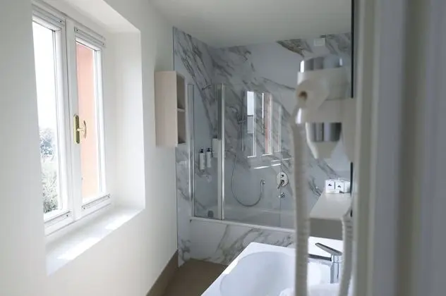 Tek Büyük Yataklı Oda, Balkon, Göl Manzaralı