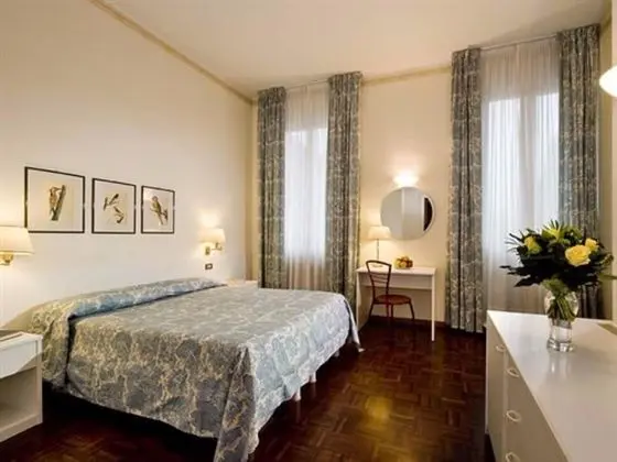 Tek Büyük Yataklı Oda, Balkon, Göl Manzaralı