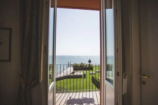 Tek Büyük Yataklı Oda, Balkon, Göl Manzaralı