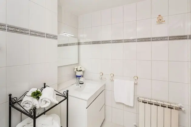 Comfort Tek Büyük Yataklı Oda, Ortak Banyo (01)