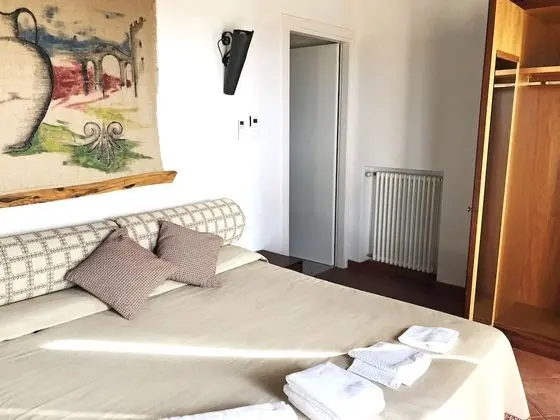 Deluxe Tek Büyük Yataklı Oda, Havuz Kullanımı, Bahçe Manzaralı (004)