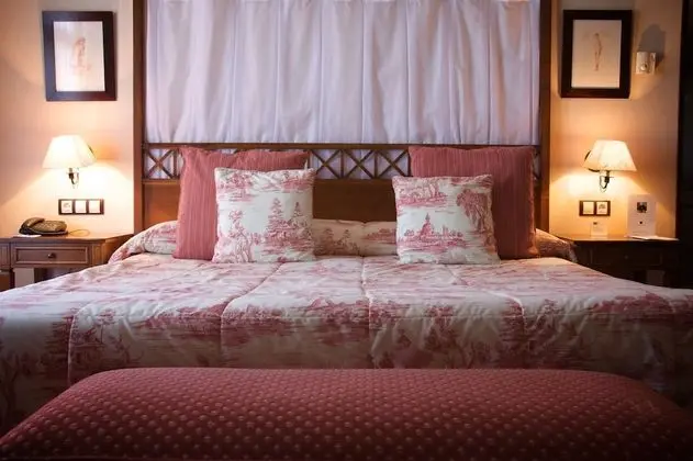 Deluxe Üç Kişilik Oda