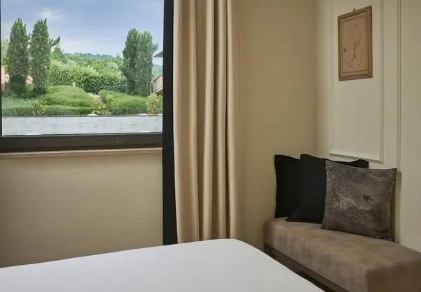 Deluxe Valley View Balcony