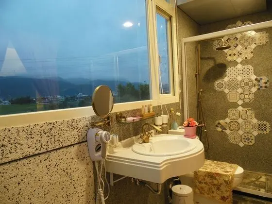 Tek Büyük Yataklı Oda, Banyolu/Duşlu