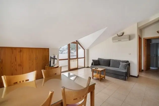 Çatı Katı Oda, Deniz veya Dağ Manzaralı, Balkonlu