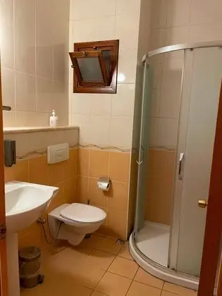 https://images.odamax.com/img/1920x1080/odamax/image/upload/Fora_Apart_Otel_Dat_a_202608071134214_306_BANYO.jpeg