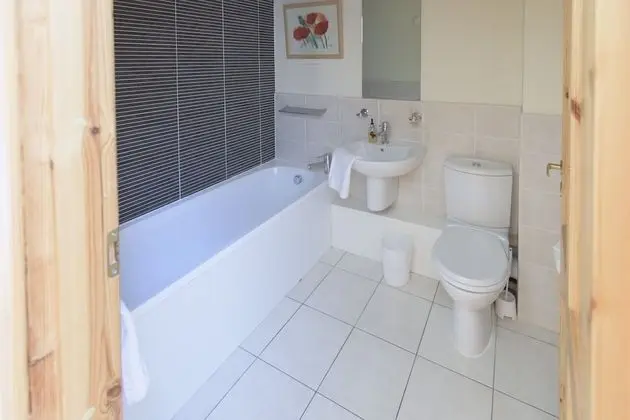 Dağ Evi, 5 Yatak Odası (Kingennie Court South)