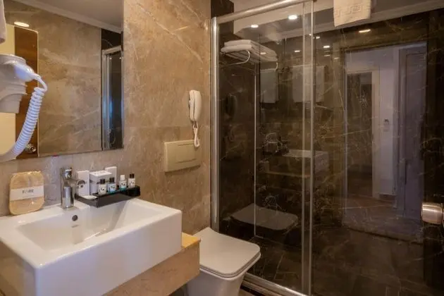 https://images.etstur.com/files/images/hotelImages/TR/218526/l/Fore-Resort-Spa-Kemer-Oda-393782.jpg