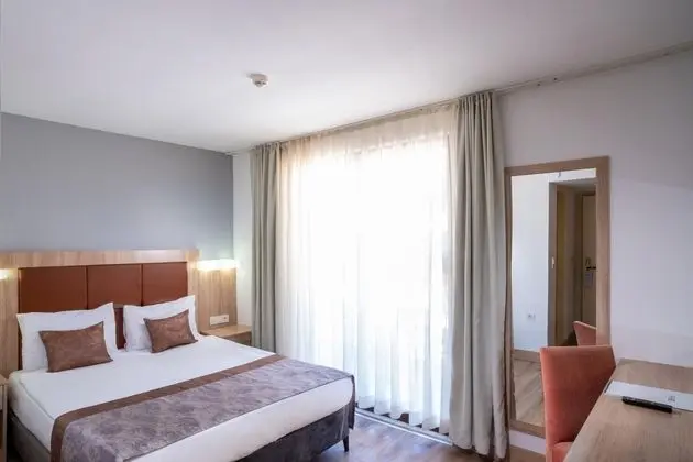 https://images.etstur.com/files/images/hotelImages/TR/218526/l/Fore-Resort-Spa-Kemer-Oda-393783.jpg